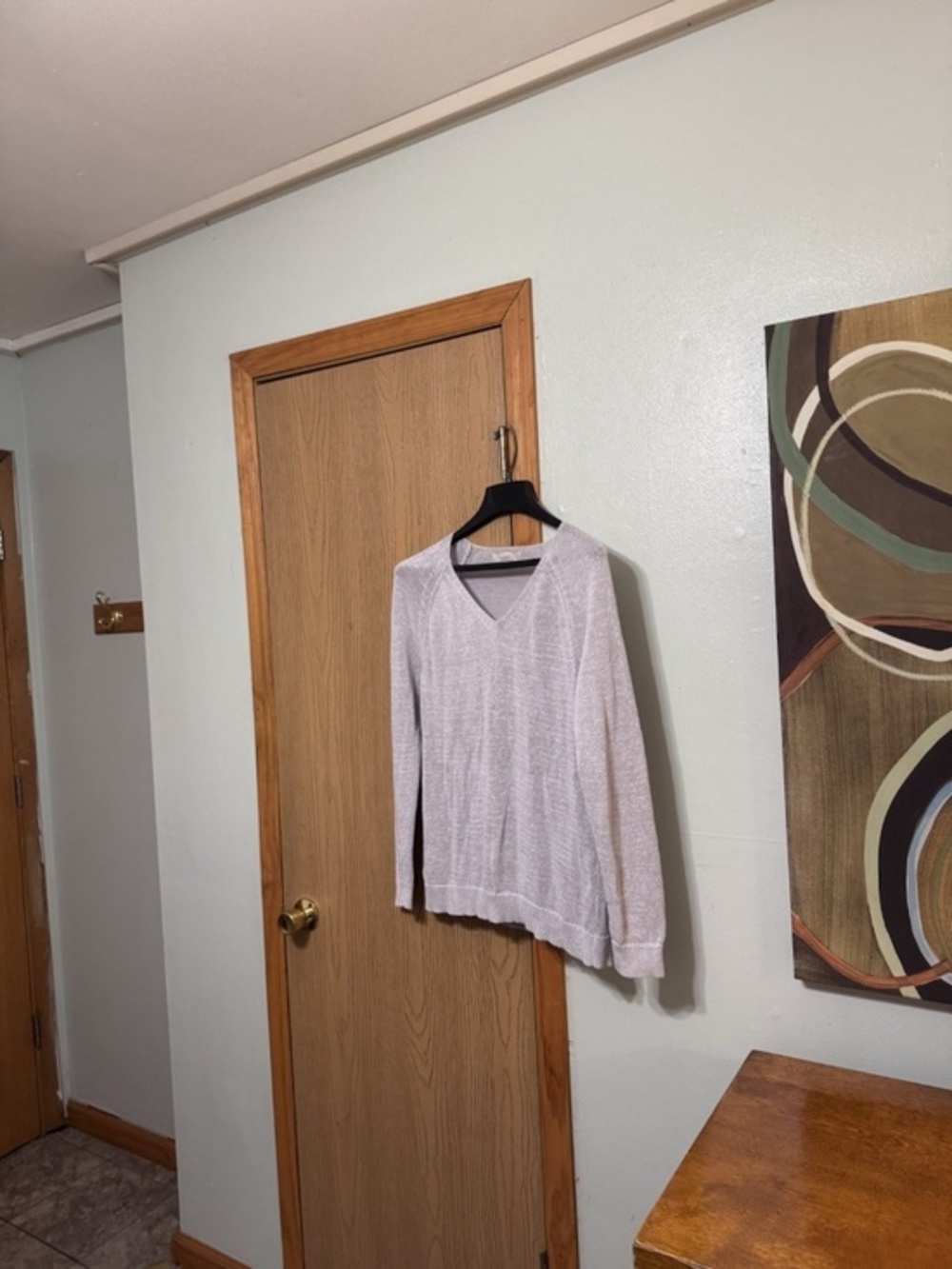 Loft Medium Off-White/Gray V-Neck Long Sleeve Pullover Sweater w/Raglan Sleeves